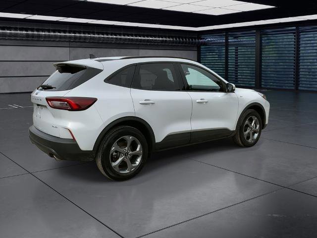 Certified 2025 Ford Escape ST-Line Select AWD/4WD image 7