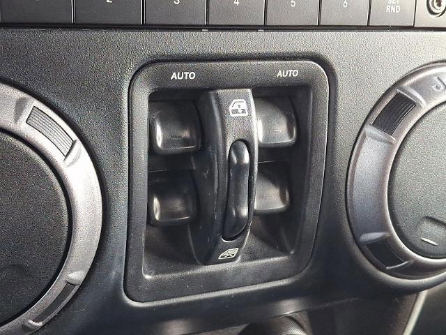 Used 2018 Jeep Wrangler Unlimited Sport S image 21