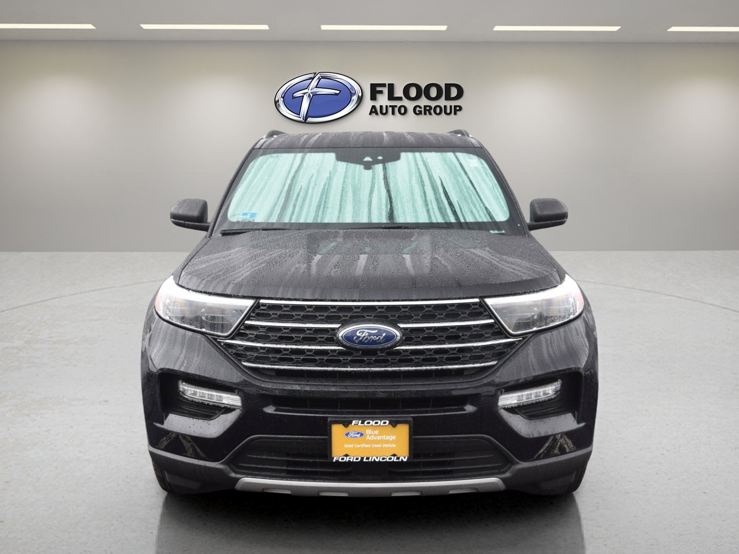 Certified 2023 Ford Explorer XLT w/ Equipment Group 202A AWD/4WD image 2