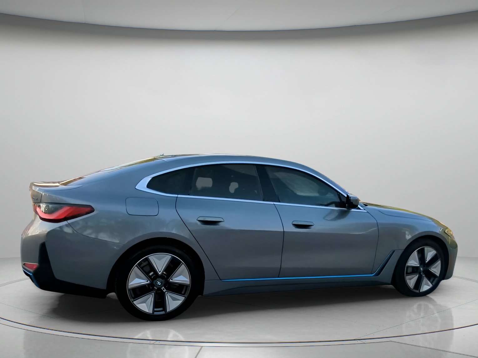 Used 2023 BMW i4 eDrive40 w/ Premium Package RWD image 30