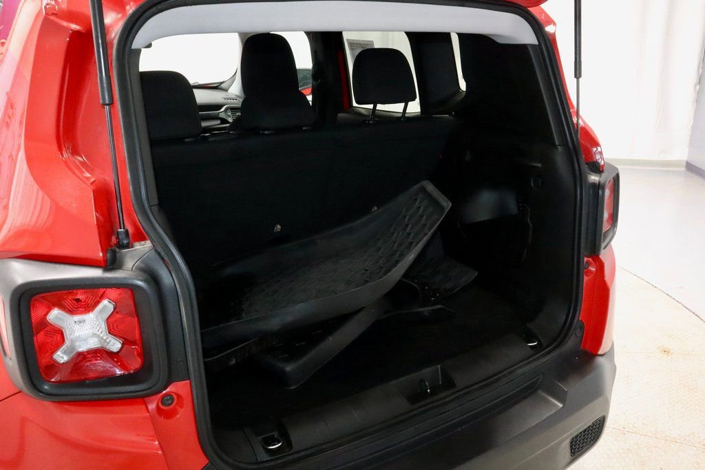 Used 2023 Jeep Renegade Latitude image 13