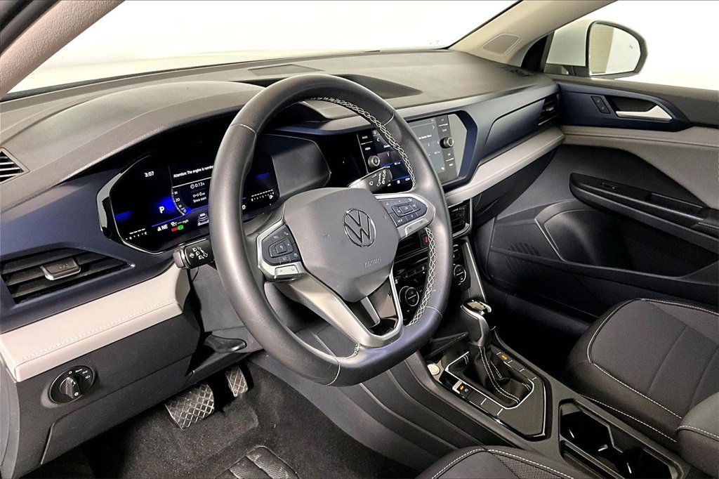 Used 2024 Volkswagen Taos SE image 10