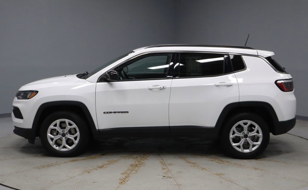 Used 2025 Jeep Compass Latitude image 7