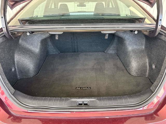 Used 2025 Nissan Altima 2.5 SV FWD image 11