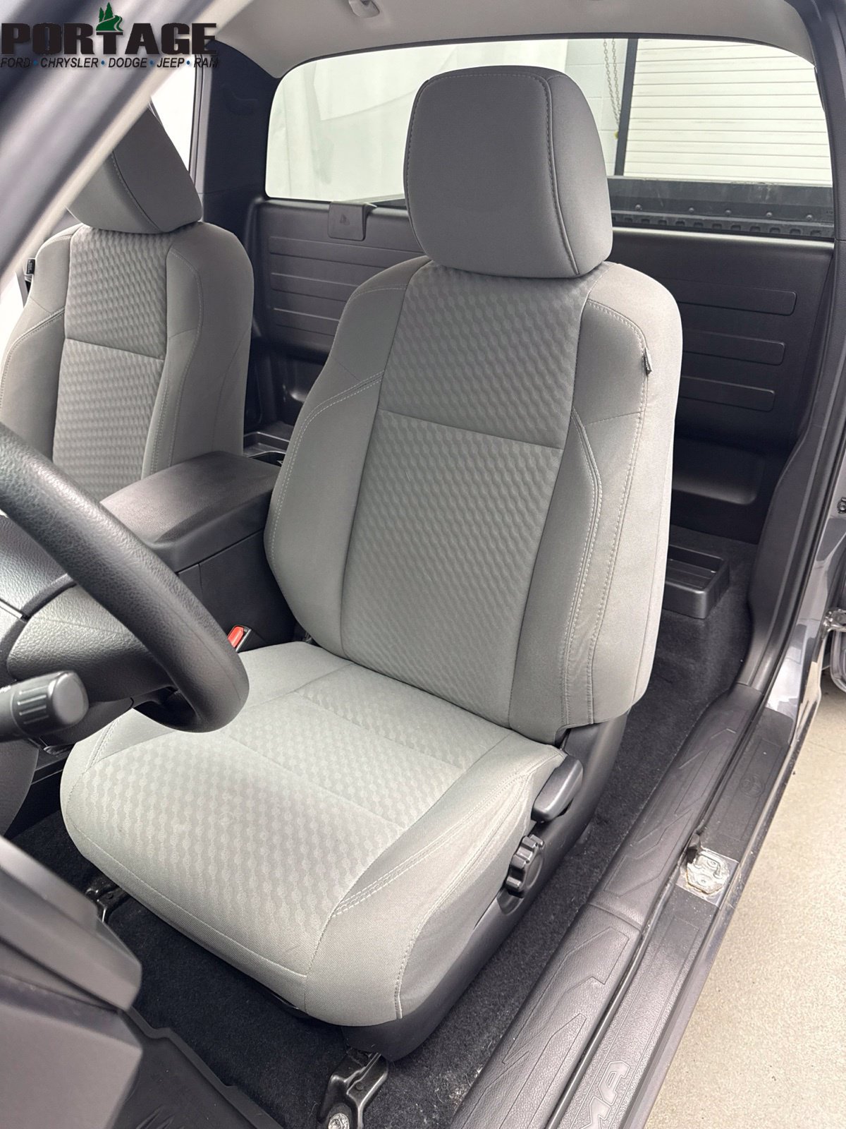 Used 2020 Toyota Tacoma SR5 AWD/4WD image 9