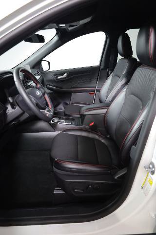 Certified 2024 Ford Escape ST-Line AWD/4WD image 9