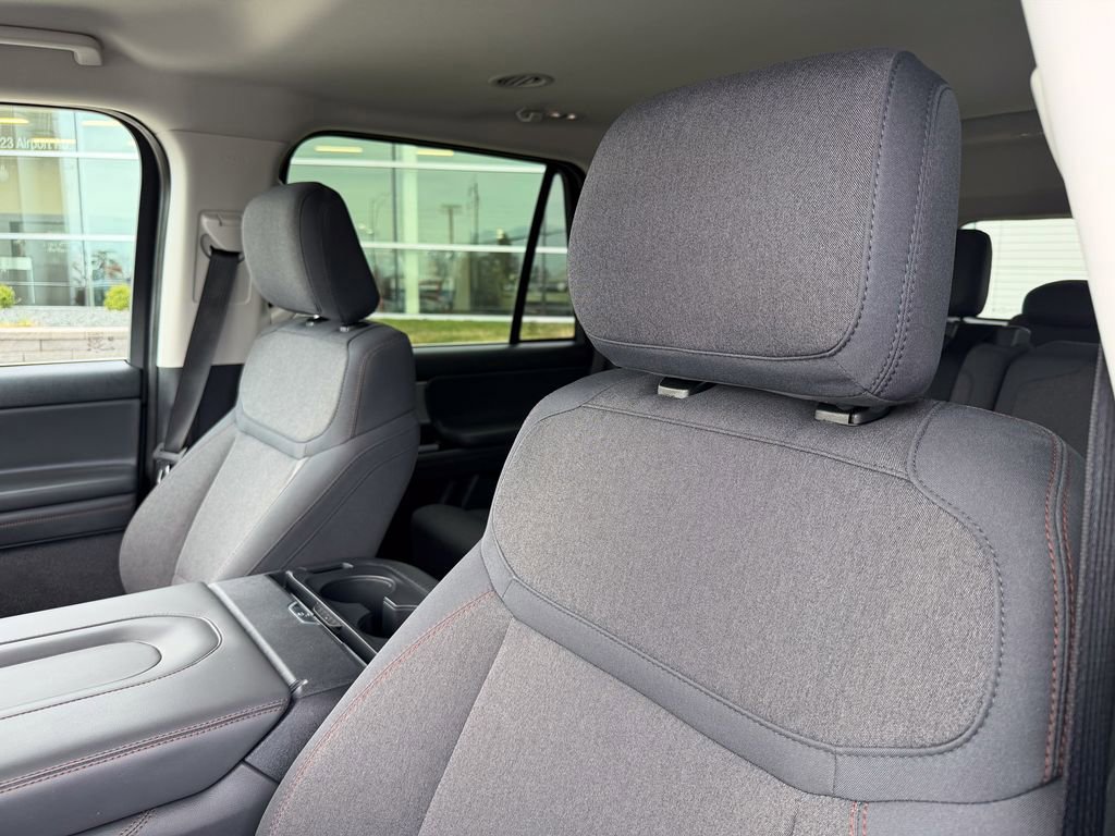 Certified 2025 Ford Expedition Active image 10