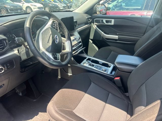 Certified 2024 Ford Explorer XLT w/ Class IV Trailer Tow Package AWD/4WD image 6