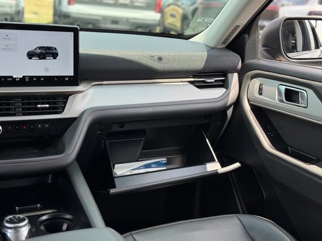 Certified 2025 Ford Explorer Active w/ Active Comfort Package AWD/4WD image 26
