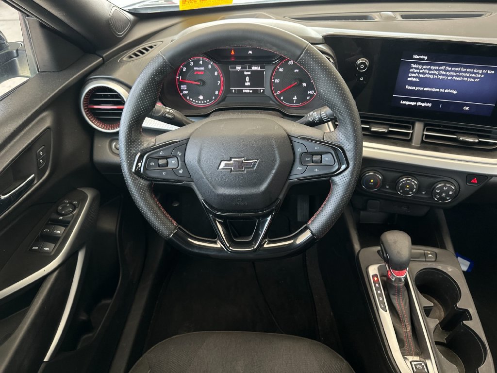 Used 2025 Chevrolet Trax RS w/ Sunroof Package FWD image 13