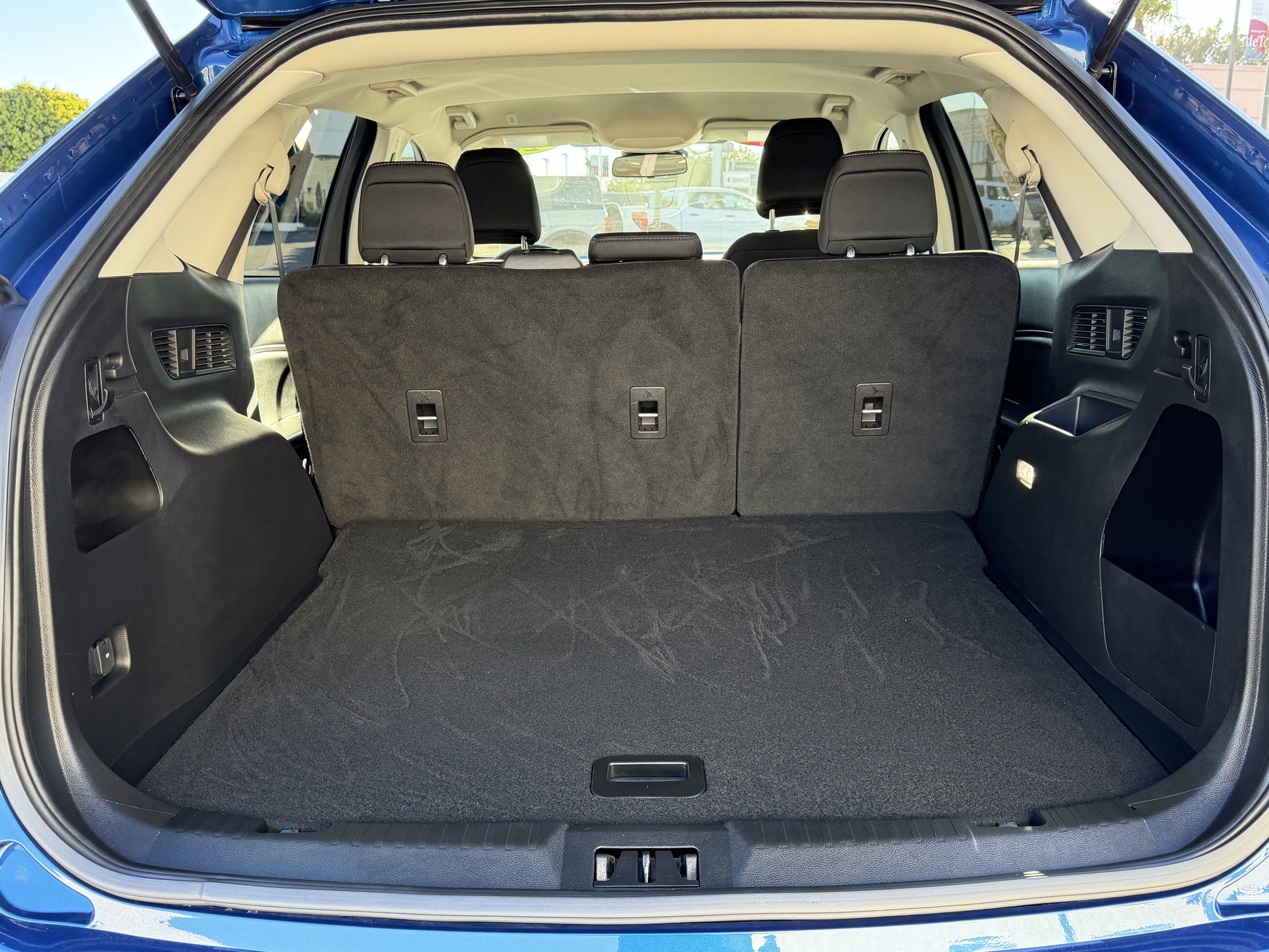 Certified 2023 Ford Edge SE w/ Black Appearance Package image 10