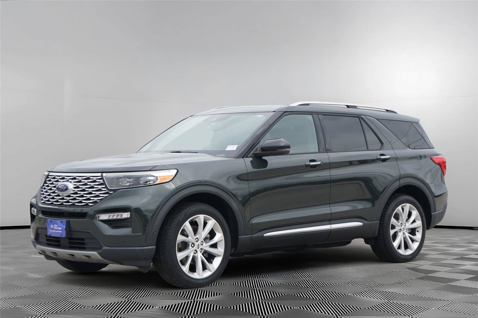 Certified 2022 Ford Explorer Platinum w/ Premium Technology Package AWD/4WD image 8