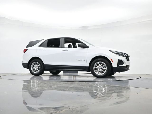 Used 2024 Chevrolet Equinox LS w/ LS Convenience Package FWD image 32