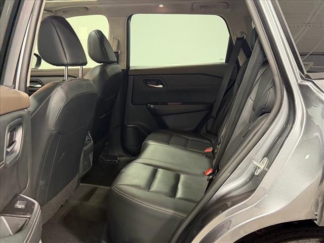 Used 2023 Nissan Rogue SL image 13