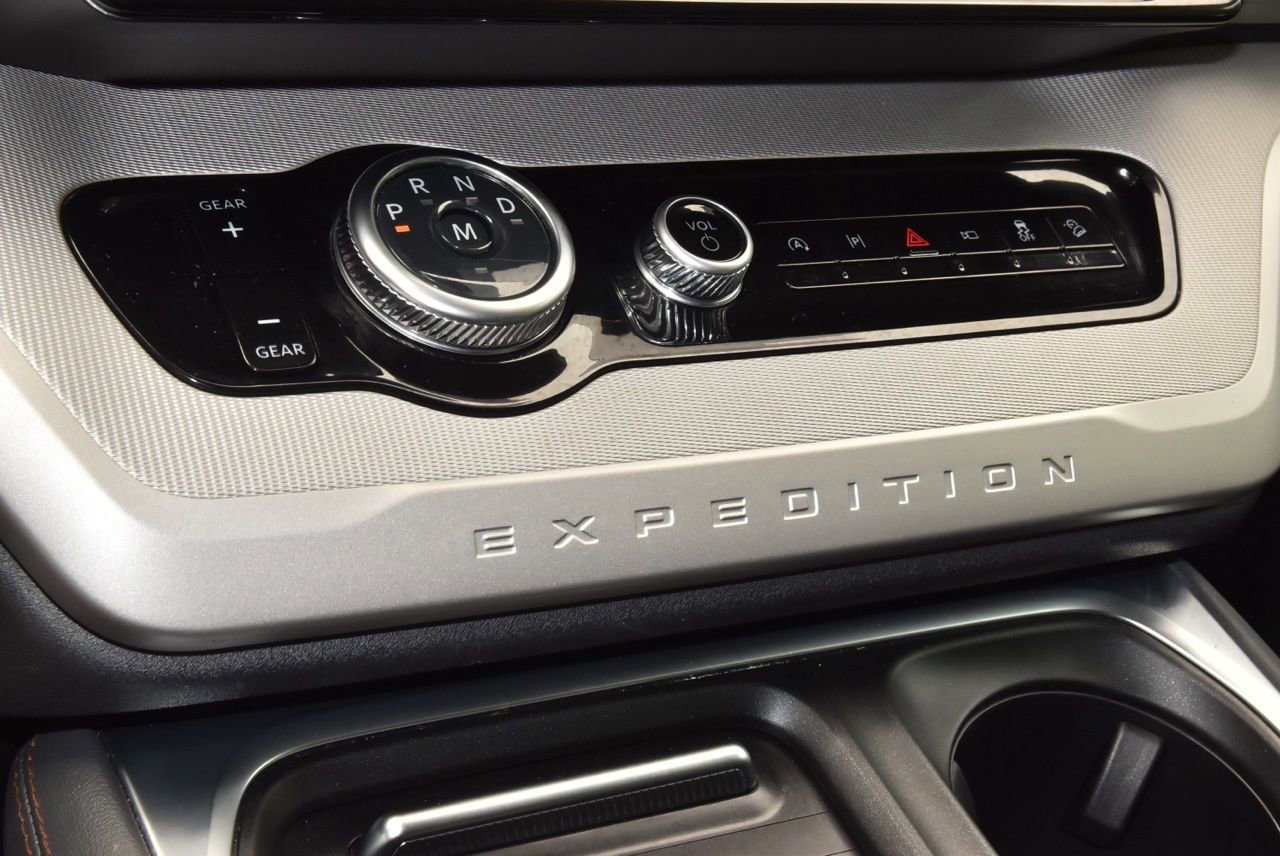 Certified 2025 Ford Expedition Active AWD/4WD image 31