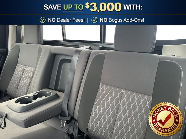 Used 2024 Nissan Titan SV AWD/4WD image 21