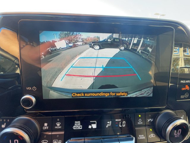 Used 2024 Toyota Highlander XLE AWD/4WD image 24