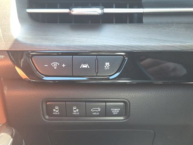 Used 2024 Kia Carnival SX FWD image 30