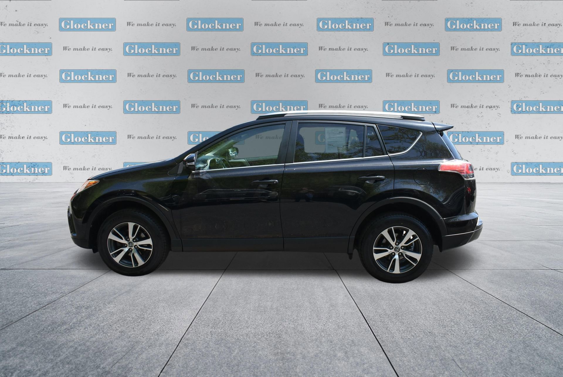 Used 2018 Toyota RAV4 XLE w/ Plus Extra Value Package AWD/4WD image 2