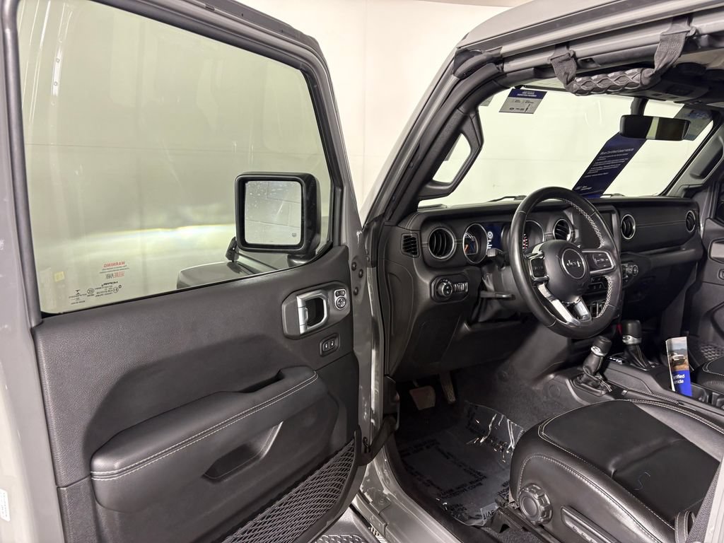 Used 2022 Jeep Gladiator Overland w/ Popular Equipment Package AWD/4WD image 12