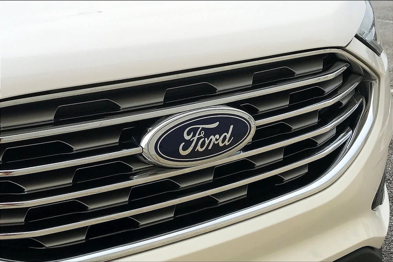 Certified 2019 Ford Edge SEL w/ Equipment Group 201A AWD/4WD image 30