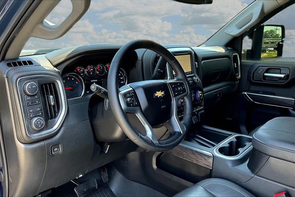Used 2023 Chevrolet Silverado 3500 LTZ AWD/4WD image 20