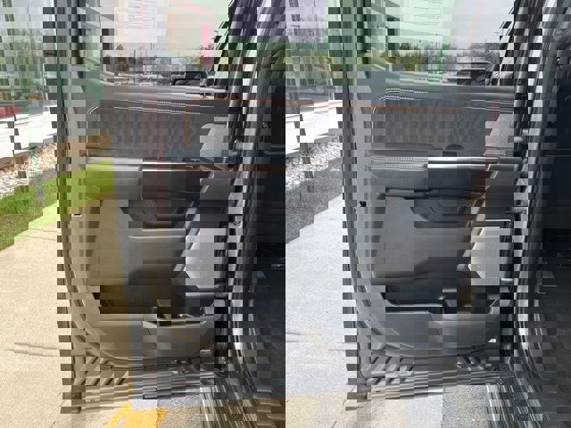 Certified 2023 Ford F150 Platinum w/ Equipment Group 701A High image 17