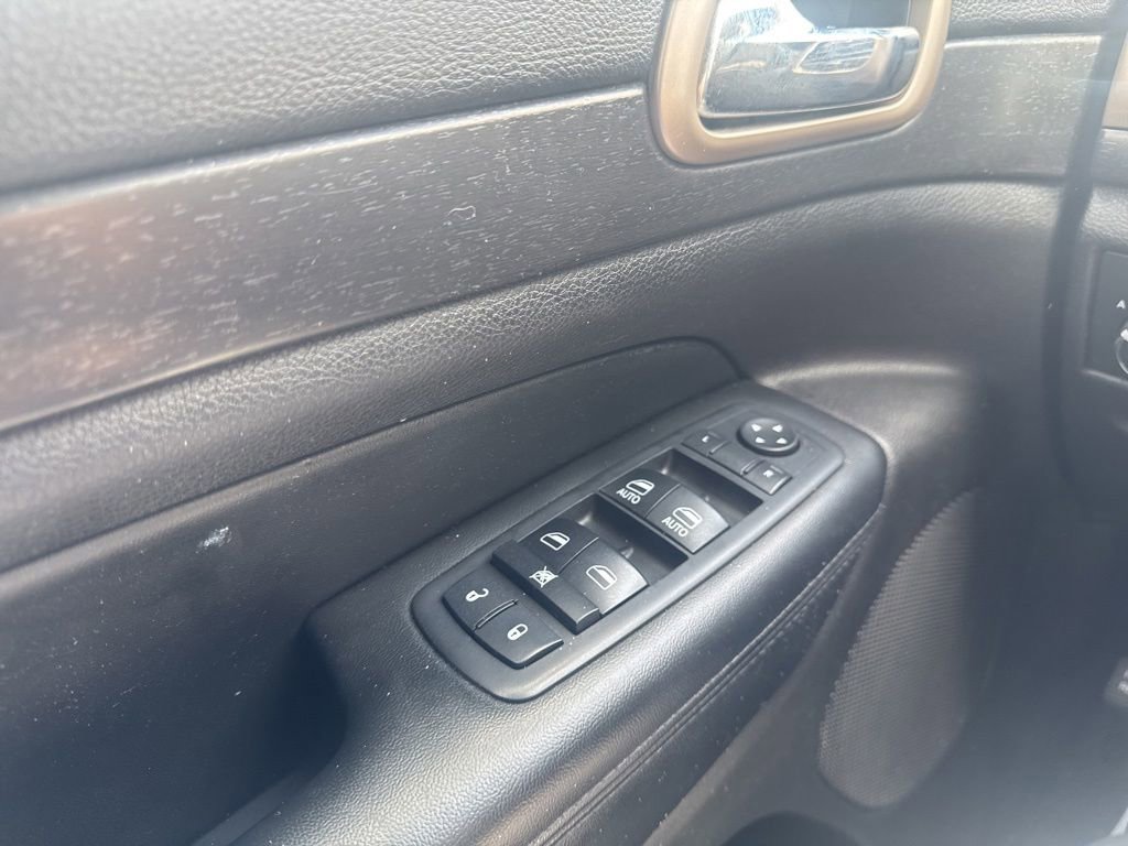 Used 2017 Jeep Grand Cherokee Laredo AWD/4WD image 25