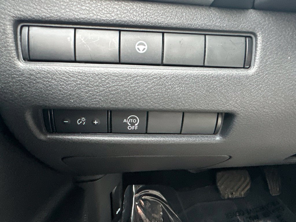 Used 2023 Nissan Rogue SV AWD/4WD image 38