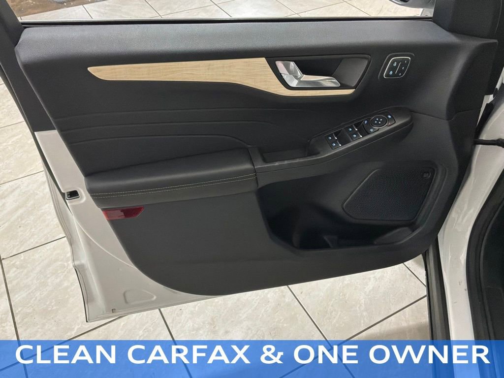 Certified 2021 Ford Escape Titanium w/ Titanium Elite Package image 4