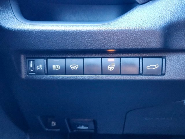 Used 2024 Toyota RAV4 SE w/ Convenience Package AWD/4WD image 24