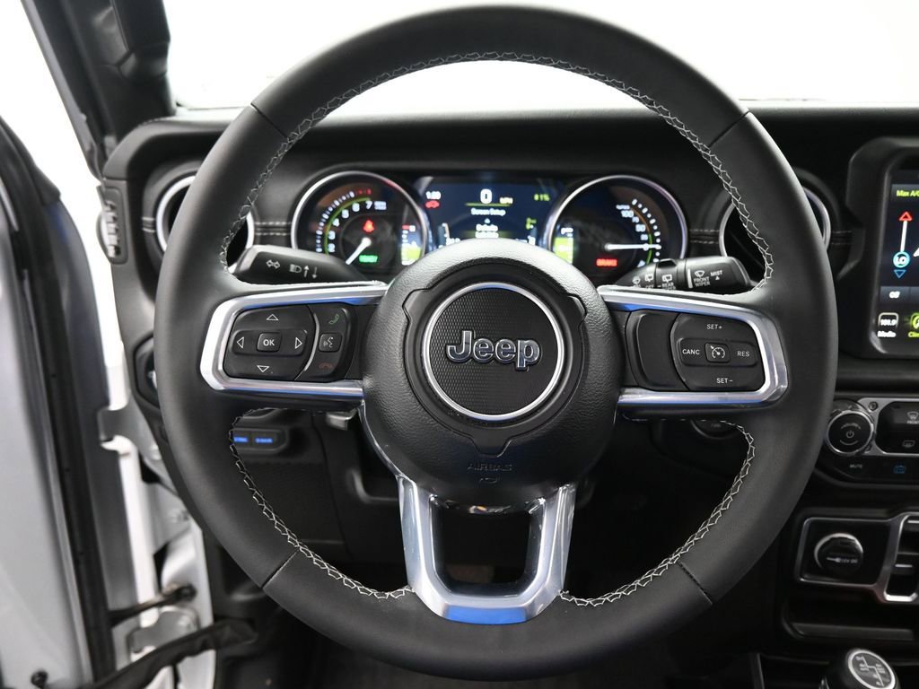 Used 2023 Jeep Wrangler Unlimited Sahara image 15