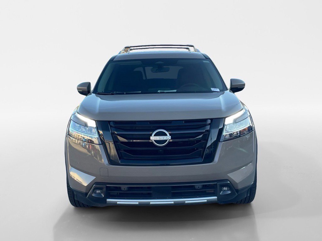 Used 2024 Nissan Pathfinder Platinum w/ Lighting Package (N93) image 8