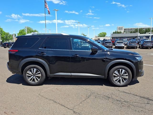 Used 2025 Nissan Pathfinder SL AWD/4WD image 5