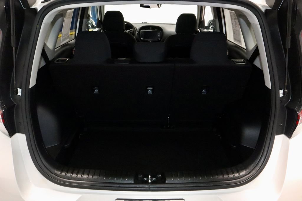 Used 2025 Kia Soul LX w/ LX Technology Package image 13