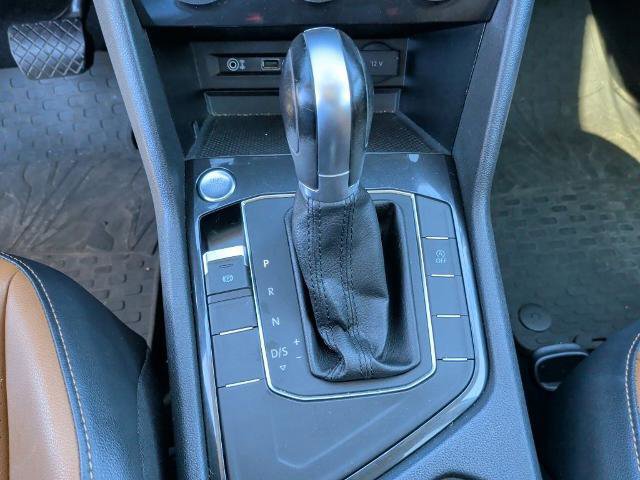 Used 2018 Volkswagen Tiguan SE w/ Panoramic Sunroof Package image 28