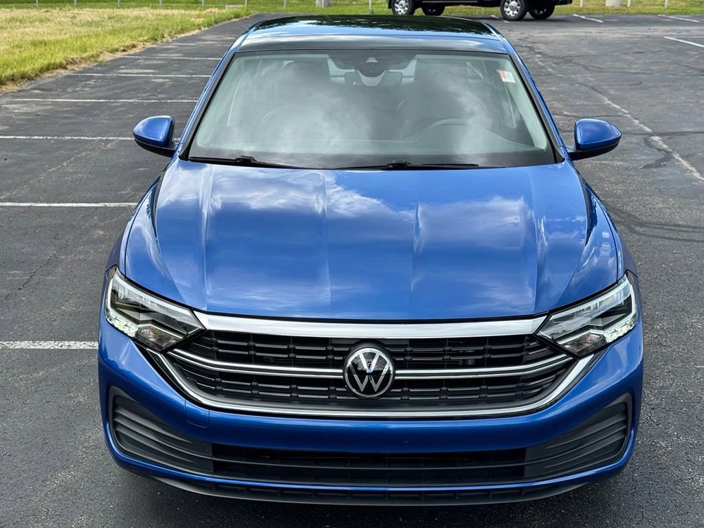 Used 2022 Volkswagen Jetta SE FWD image 4
