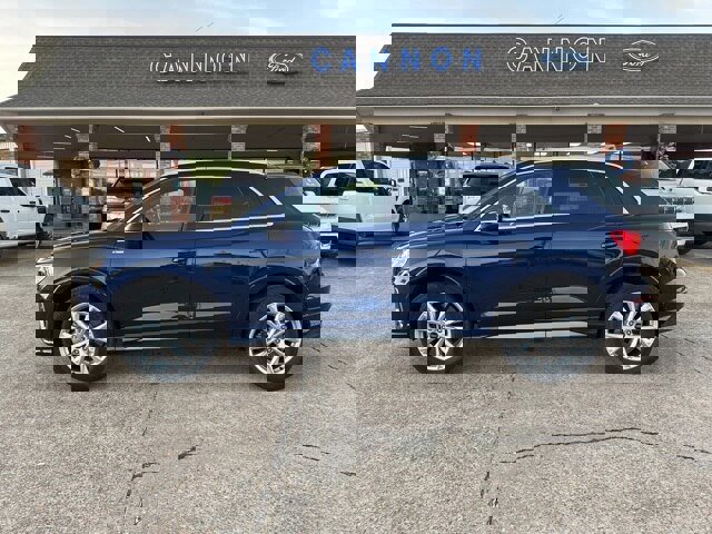 Used 2024 Audi Q3 2.0T Premium image 2