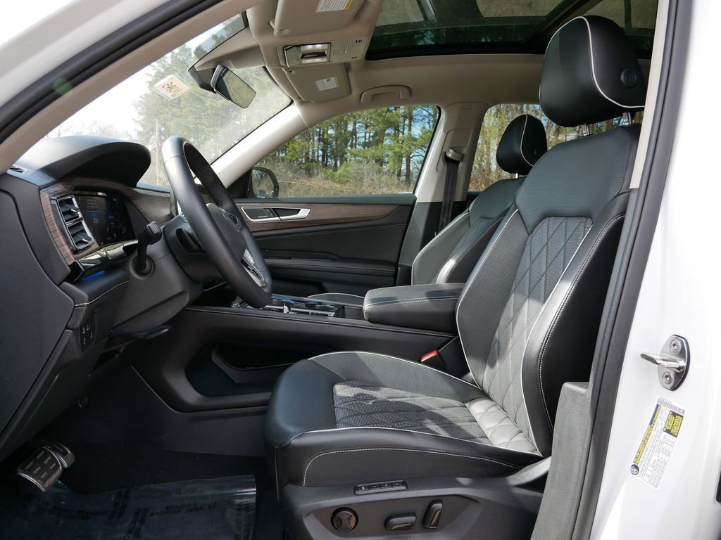 Used 2024 Volkswagen Atlas SEL Premium R-Line AWD/4WD image 15