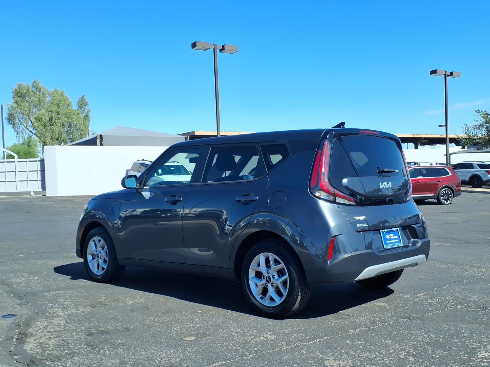 Used 2025 Kia Soul LX w/ LX Technology Package FWD image 4