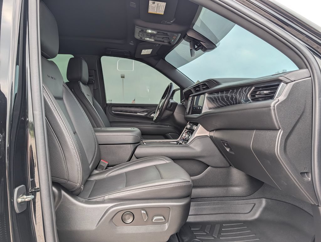 Used 2022 GMC Yukon Denali AWD/4WD image 12