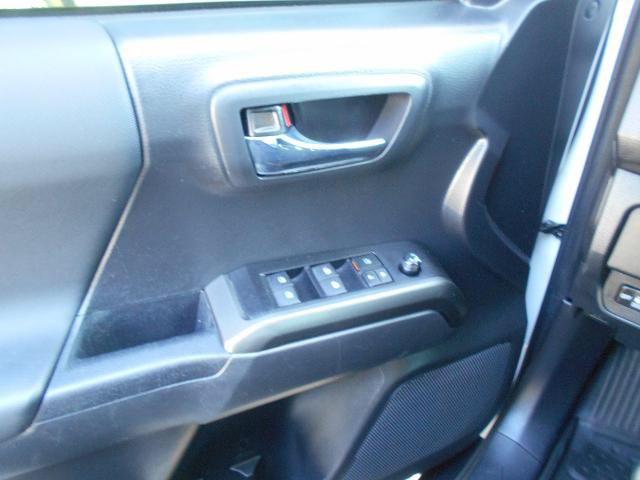 Used 2023 Toyota Tacoma TRD Off-Road AWD/4WD image 12