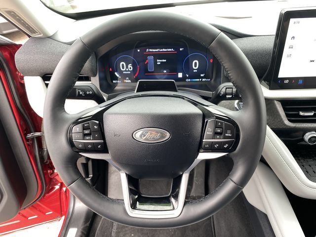 Certified 2025 Ford Explorer Platinum w/ Ultimate Package AWD/4WD image 36