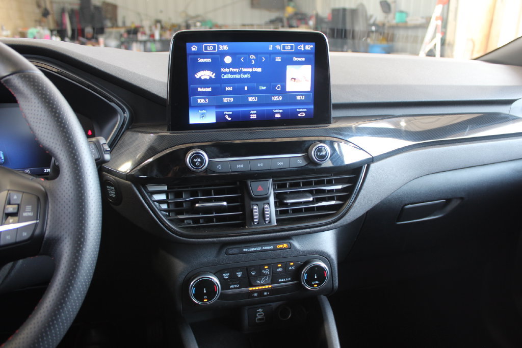 Certified 2025 Ford Escape ST-Line AWD/4WD image 14