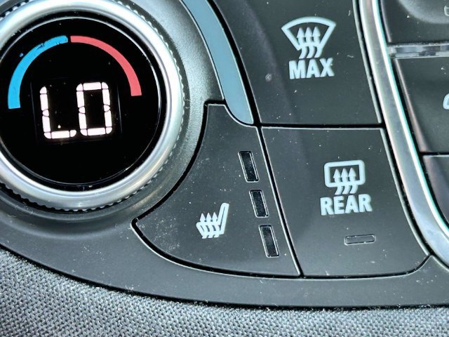Used 2025 Chevrolet Malibu LT FWD image 13