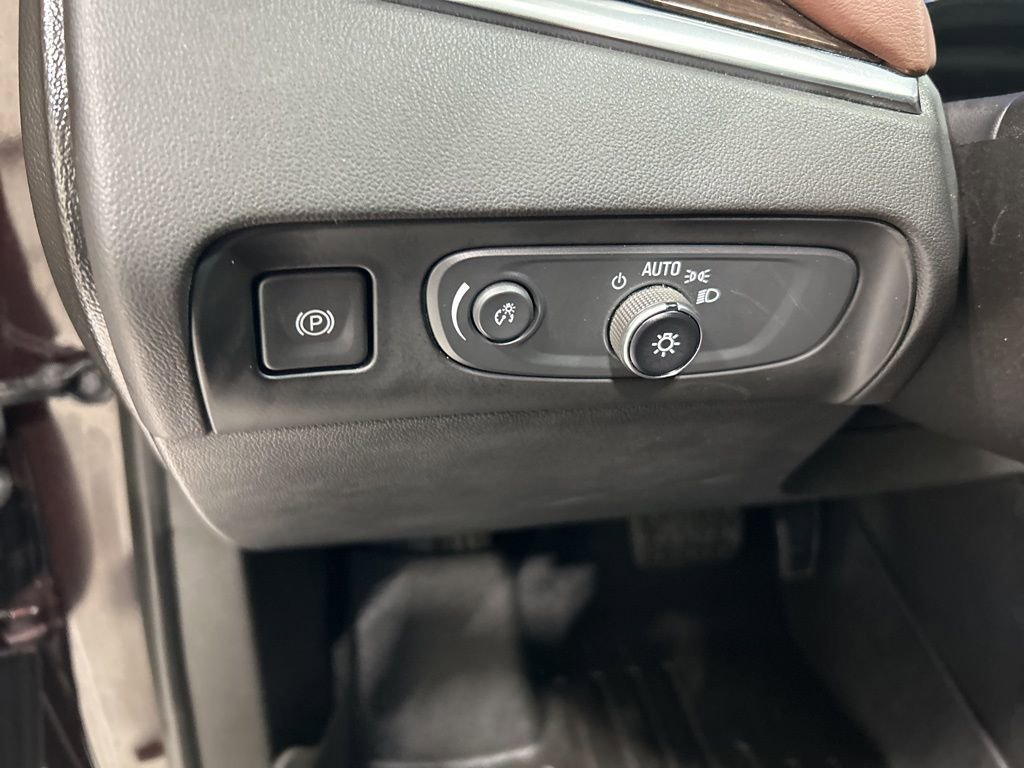 Used 2021 Buick Enclave Avenir w/ Avenir Technology Package image 14