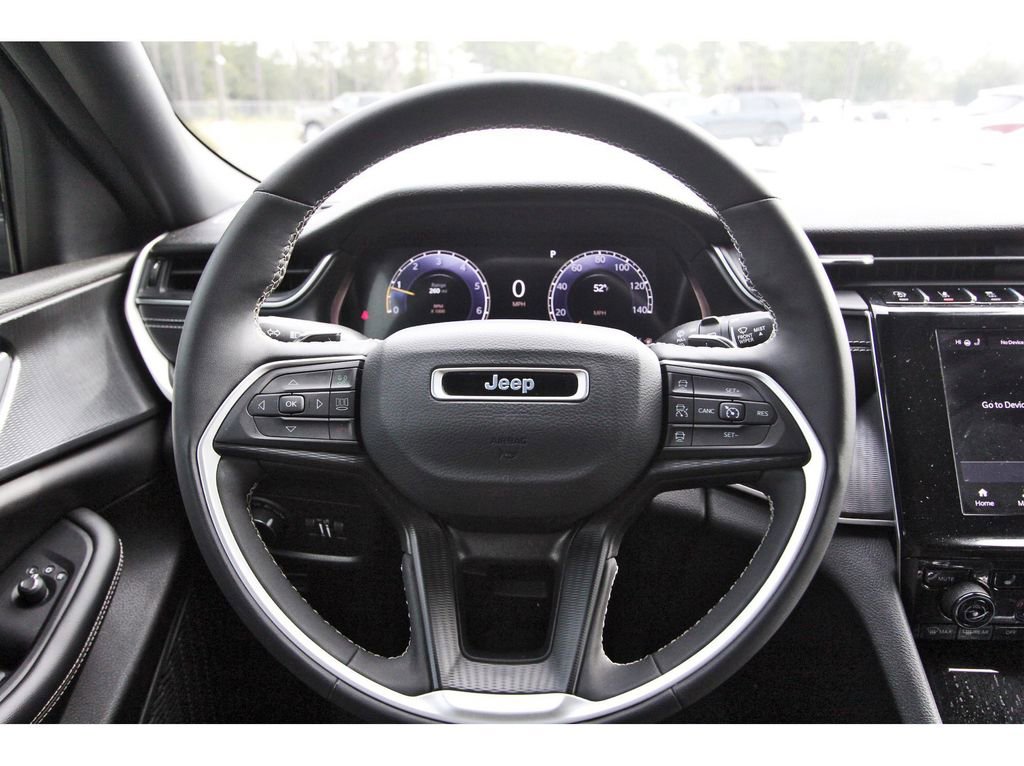 Used 2023 Jeep Grand Cherokee L Laredo image 15