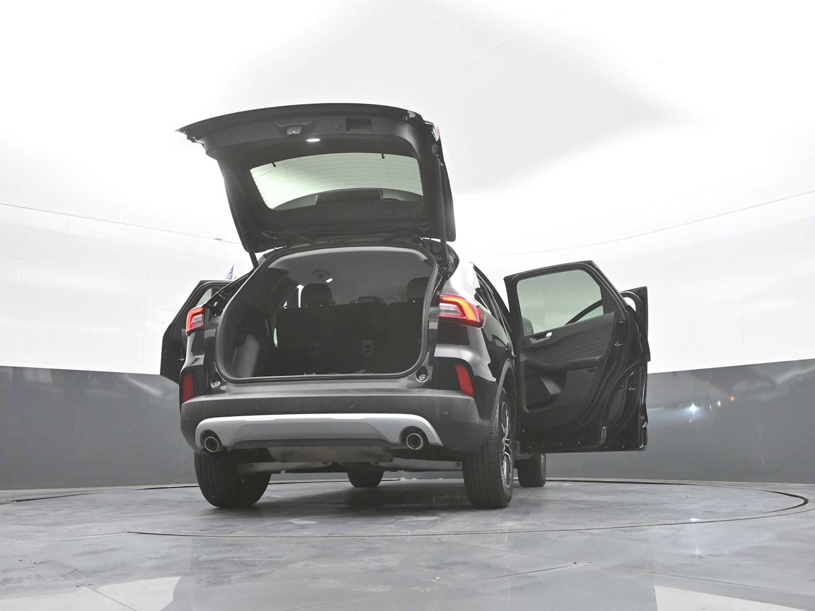 Certified 2026 Ford Escape SE w/ PHEV Premium Package FWD image 48