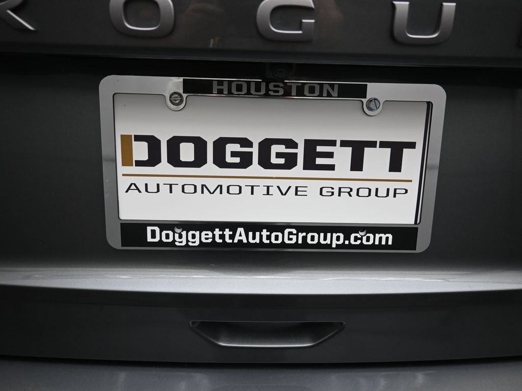 Used 2025 Nissan Rogue SV AWD/4WD image 2