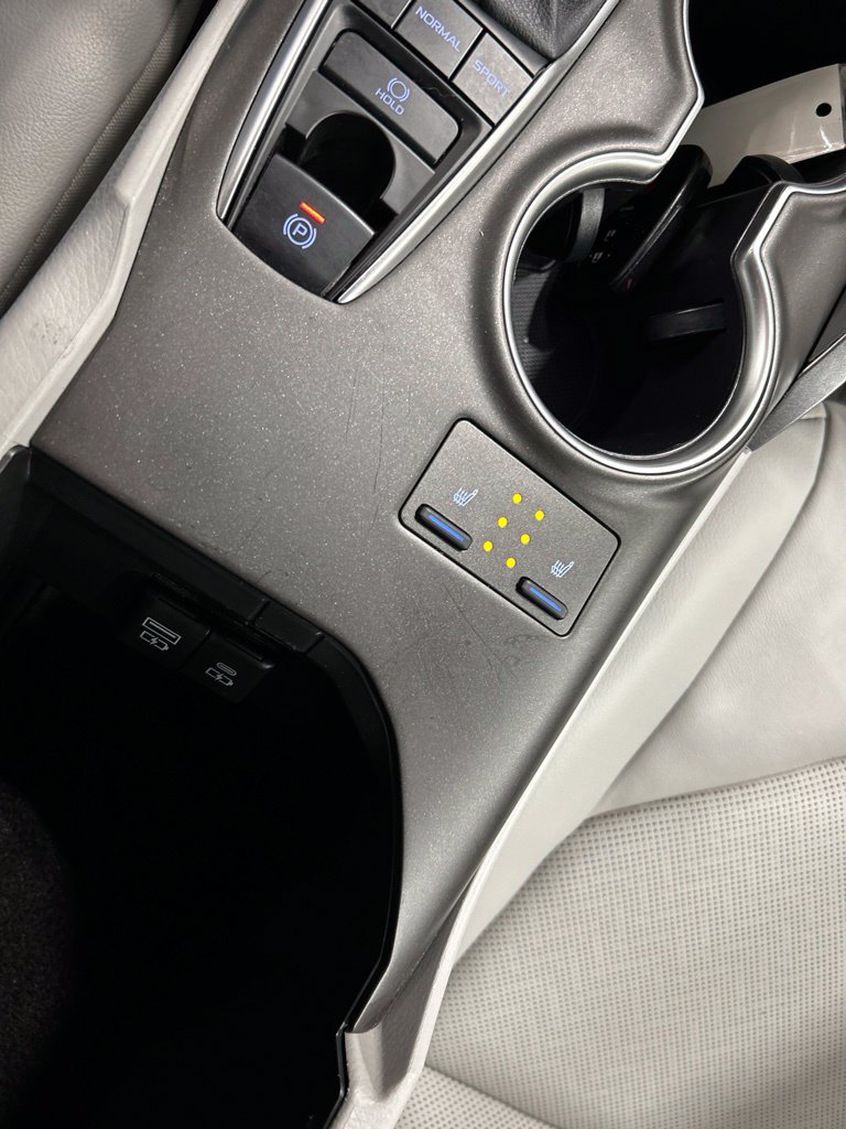 Used 2021 Toyota Camry XLE w/ Navigation Package FWD image 23